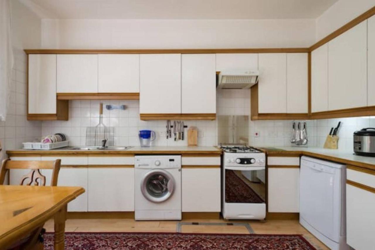 Guest House On Maksimova 9 Almaty Esterno foto