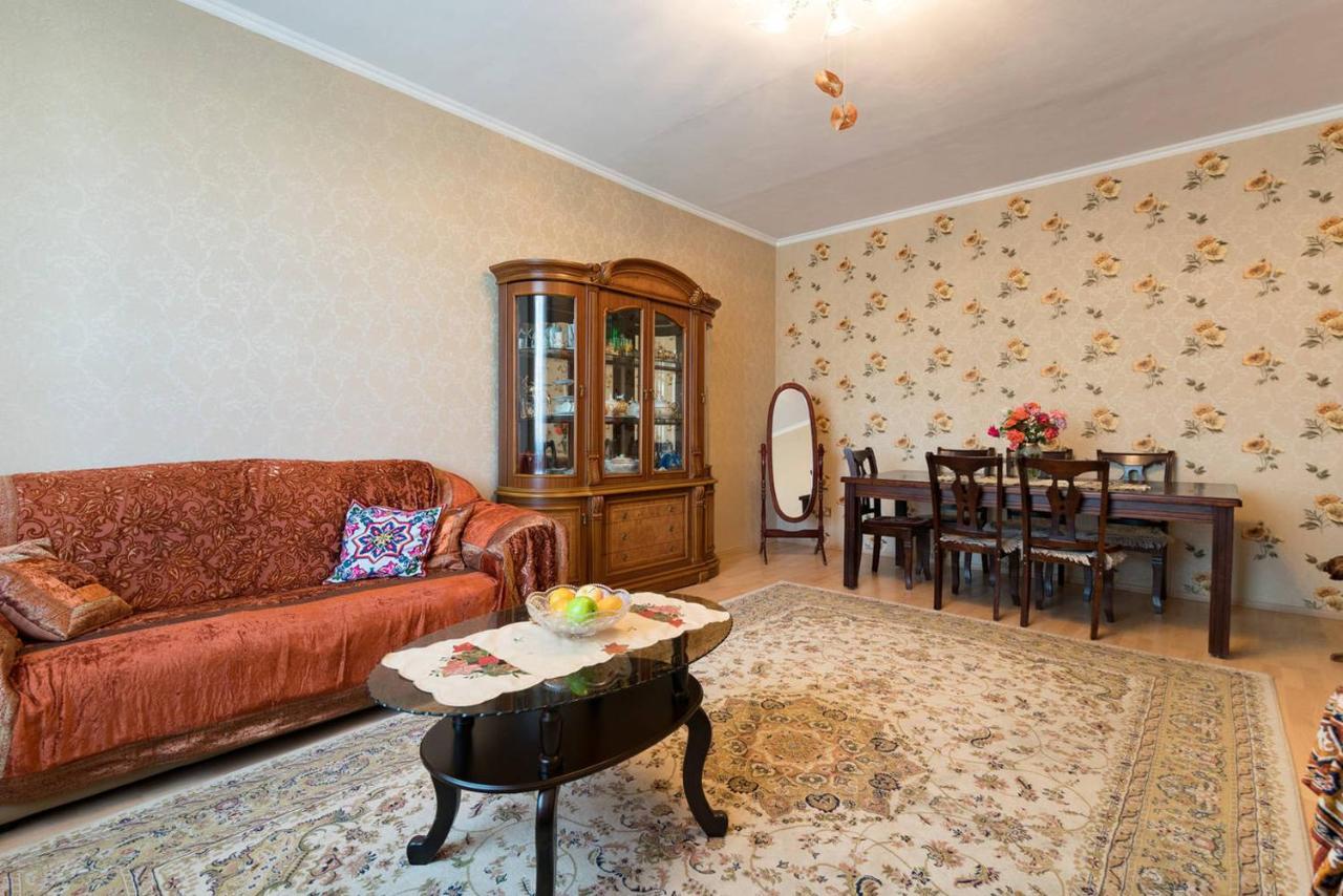 Guest House On Maksimova 9 Almaty Esterno foto