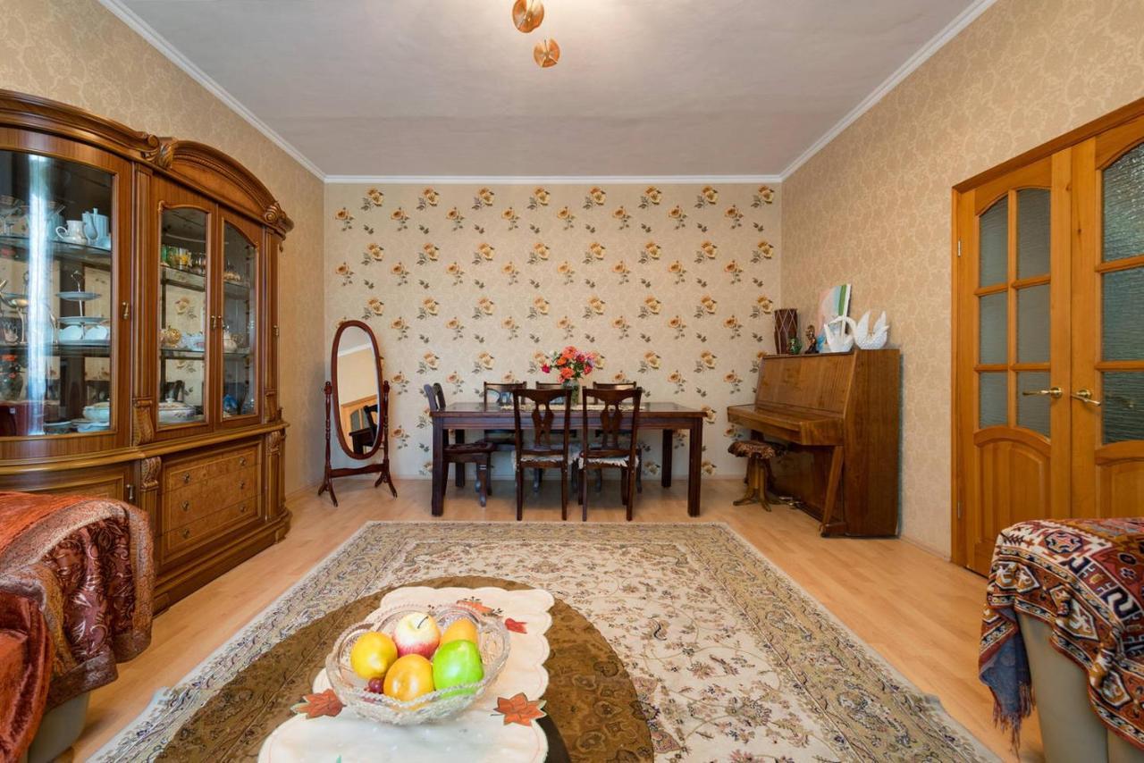 Guest House On Maksimova 9 Almaty Esterno foto